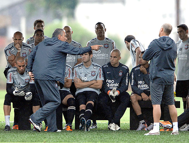 Tite treino Corinthians (Foto: Ag. Estado)