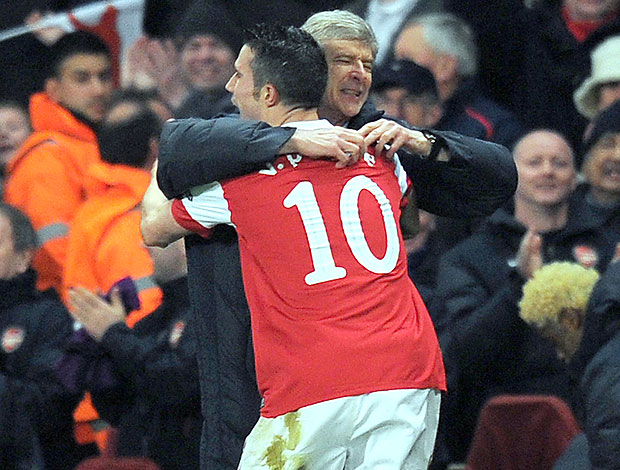Robin van Persie gol Arsenal (Foto: AFP)