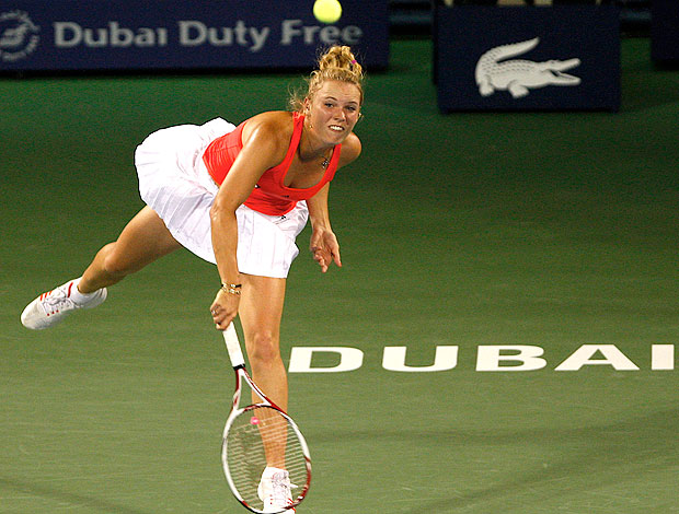 Carolina Wozniacki no WTA de Dubai contra Ayumi Morita (Foto: AP)