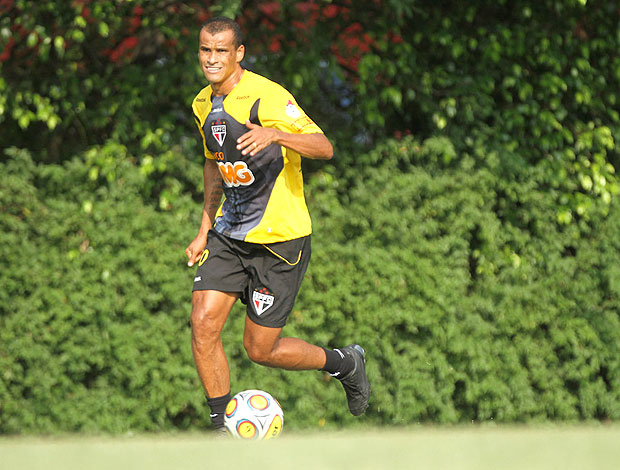 Rivaldo treino São Paulo (Foto: Luiz Pires / VIPCOMM)