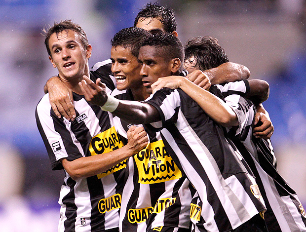 Jogadors gol Botafogo (Foto: Jorge William / O Globo)