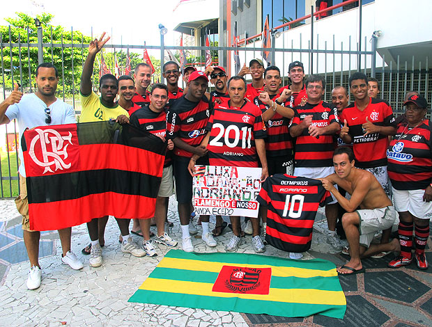torcedores do Flamengo fazem protesto (Foto: Richard Fausto / GLOBOESPORTE.COM)