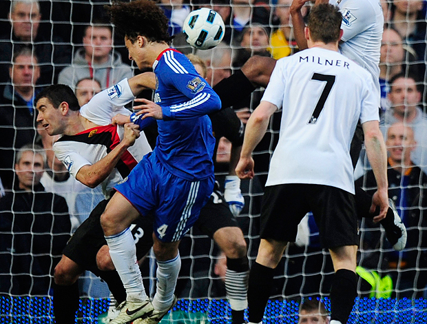 david luiz chelsea cabeçada gol manchester city (Foto: agência Reuters)