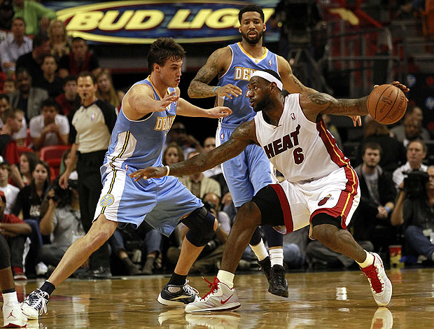Miami Heat x denver lebron james (Foto: Getty Images)