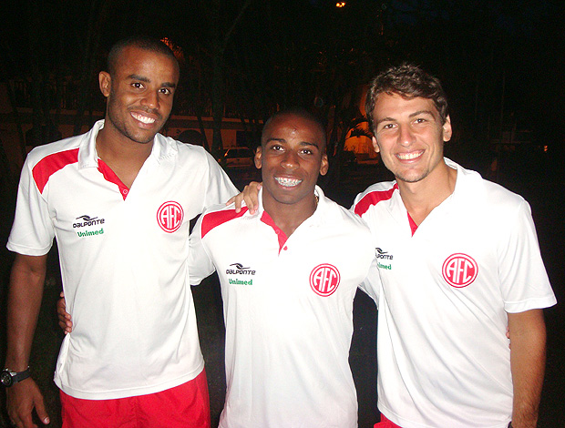  américa  Felipe Adão, Josimar e Thiago Coimbra  (Foto: Marcelo Baltar/Globoesporte.com)