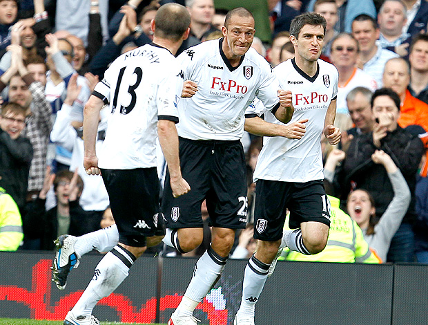 Bobby Zamora gol Fulham (Foto: AP)