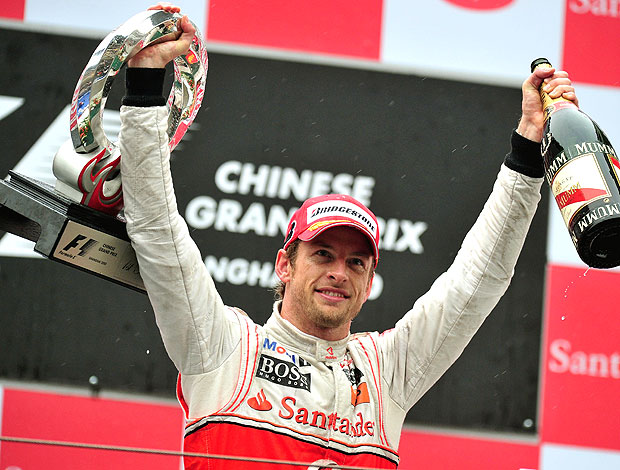 Button comemora vitória no GP da China 2010 (Foto: Getty Images)