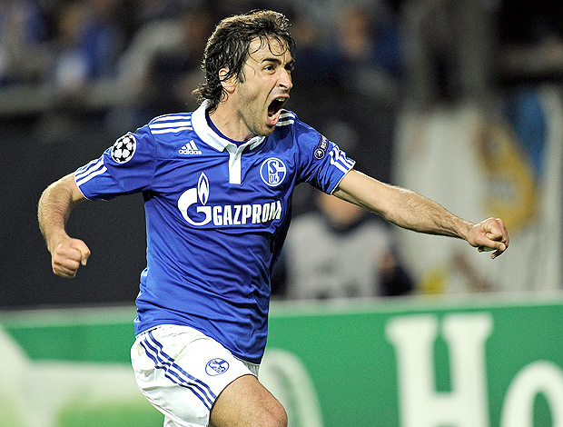 Raul gol Schalke 04 (Foto: AP)