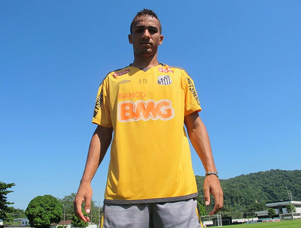 Danilo no treino do Santos (Foto: Adilson Barros / GLOBOESPORTE.COM)