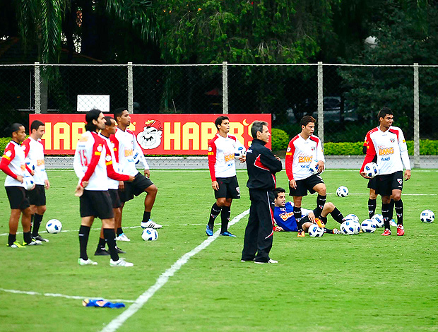 treino São Paulo (Foto: Marcos Ribolli / Globoesporte.com)