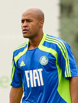 Marcos Assunção treino Palmeiras (Foto: Marcos Ribolli / Globoesporte.com)