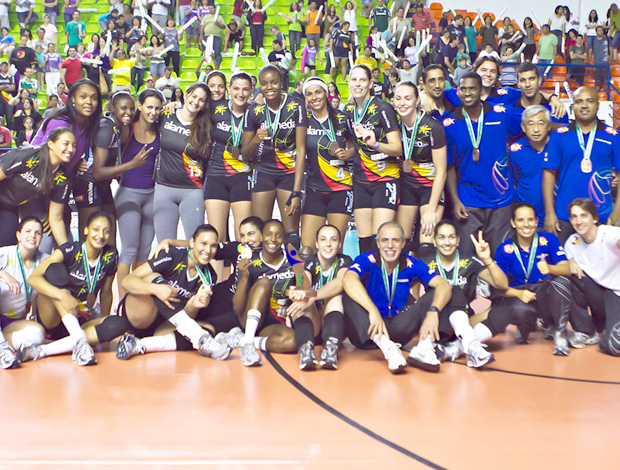 Vôlei Futuro supera o passado e conquista o bronze da Superliga Feminina de Vôlei (Foto: Divulgação)