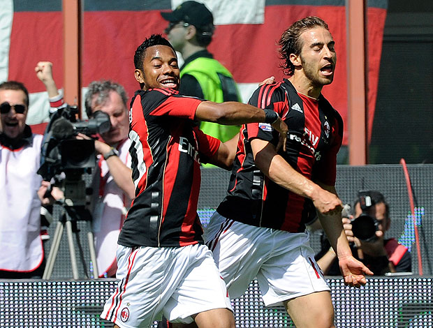 Flamini comemora gol do Milan contra o Bologna (Foto: Getty Images)