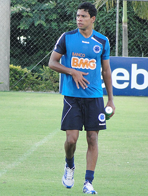 Wallyson treino Cruzeiro (Foto: Fernando Martins / Globoesporte.com)