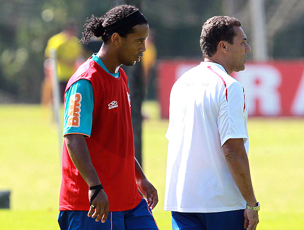 Ronaldinho Gaúcho e Luxemburgo no treino do Flamengo (Foto: Fernando Maia / Agência O Gobo)
