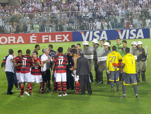 Confusão Ceará x Flamengo (Foto: Richard Souza / Globoesporte.com)