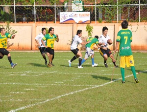 Gravediggers e Jacarés do Pantanal - Futebol Americano Campo Grande Mato Grosso do Sul (Foto: Edson Ferraz/TV Morena)