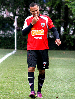 Luis Fabiano no treino do São Paulo (Foto: Ag. Estado)