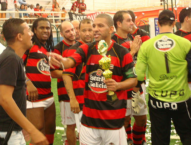 djalminha Flamengo bicampeão carioca de showbol (Foto: Flávio Diláscio / Globoesporte.com)