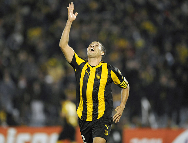 Dario Rodriguez gol Peñarol (Foto: AFP)
