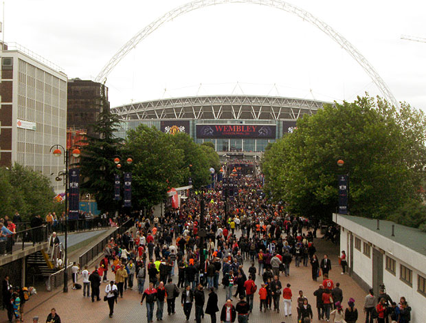 chegada da torcida ao Wembley para a final da Liga dos Campeões (Foto: Rodrigo Sirico / Globoesporte.com)
