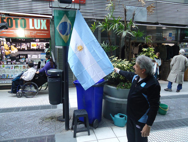 torcedor argentina bandeira (Foto: Marcos Felipe/Globoesporte.com)