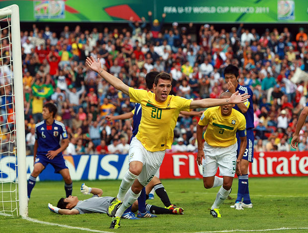 leo brasil sub 17 gol japão (Foto: Agência EFE)