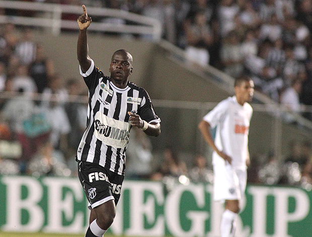 Marcelo Nicácio gol Ceará (Foto: Ag. Estado)