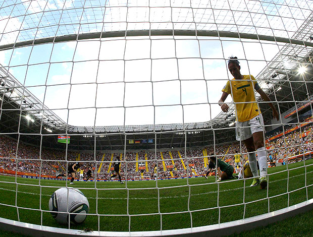aline, andreia daiane brasil gol contra Estados unidos (Foto: Agência Reuters)