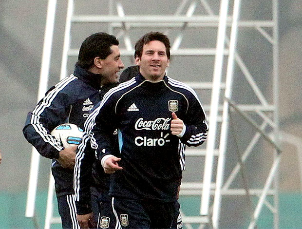 Messi no treino da Argentina (Foto: EFE)