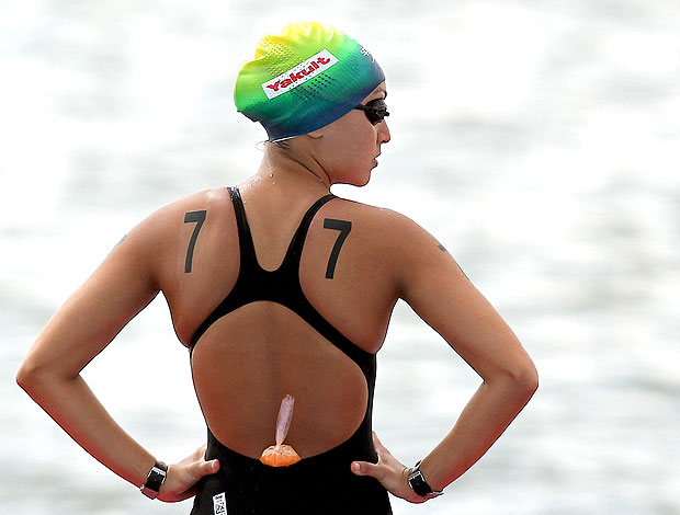 Poliana Okimoto na prova de maratona aquática na China (Foto: Satiro Sodré / Divulgação Agif)