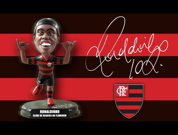 boneco ronaldinho gaucho flamengo (Foto: Divulgação / Site oficial do Flamengo)