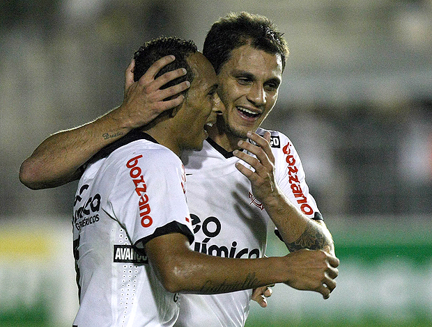 Liedson gol Corinthians (Foto: Ag. Estado)