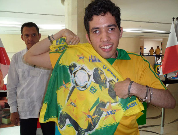 emiro torcedor seleção brasileira sub 20 (Foto: Victor Canedo/Globoesporte.com)