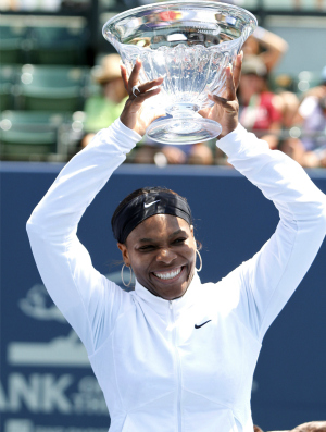 Serena Williams tênis Stanford final troféu (Foto: AP)