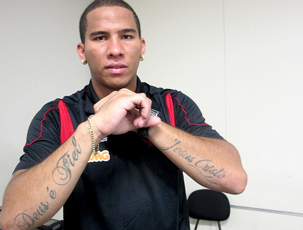 Jael Flamengo tatuagem (Foto: Janir Junior / Globoesporte.com)