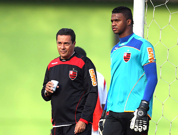 Luxemburgo e Felipe no treino do Flamengo (Foto: Alexandre Cassiano / Ag. O Globo)