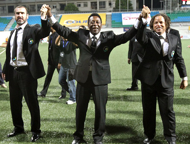Cobi Jones, Pelé e Cantona no Cosmos (Foto: Divulgação / Site Oficial)
