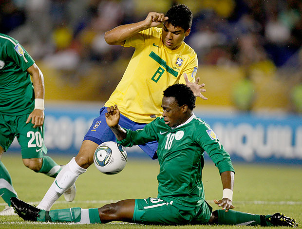 Casemiro no jogo do Brasil contra a Arábia Saudita no sub-20 (Foto: AP)