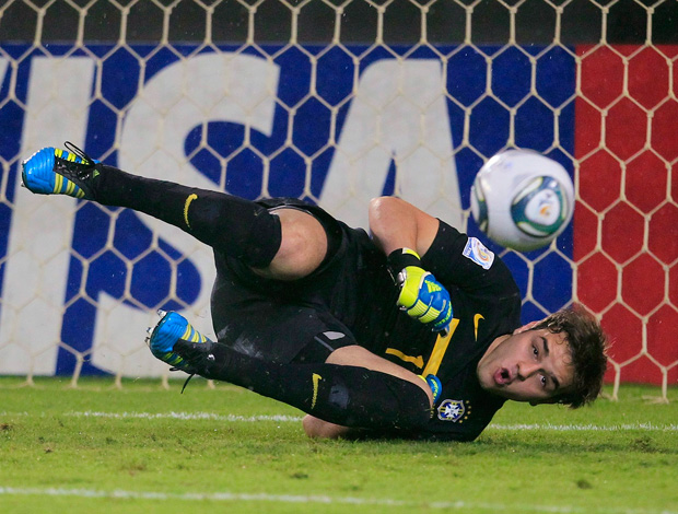 gabriel  brasil x espanha sub-20 mundial (Foto: Reuters)