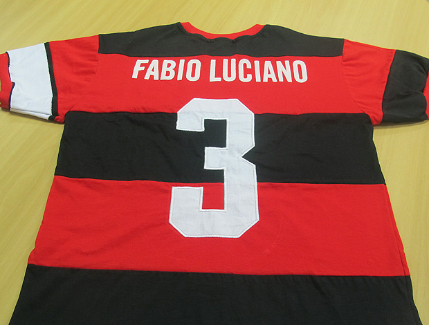 camisa Fabio Luciano comemorativa (Foto: GLOBOESPORTE.COM)