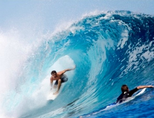 Surfe Julian Wilson adiamento Taiti (Foto: ASP)
