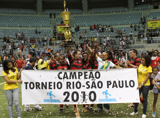 Flamengo campeão do Torneio Rio-São Paulo de showbol 2010 (Foto: Divulgação)