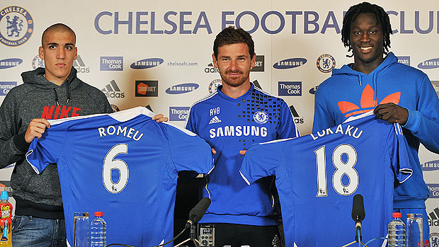 Romeu e Lukaku são apresentados no Chelsea (Foto: AFP)