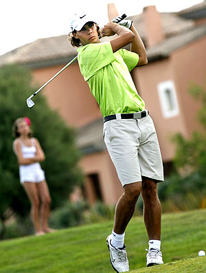 Nadal jogando golfe (Foto: AFP)