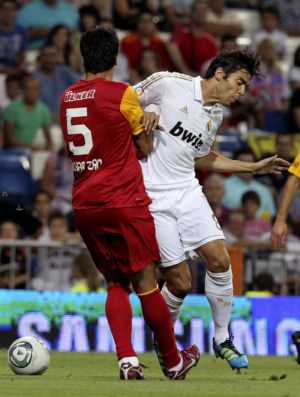 Kaká em ação pelo Real Madrid contra o Galatasaray (Foto: EFE)