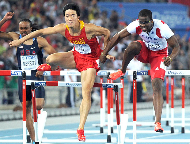 Dayron Robles e Liu Xiang na final dos 110 metros com barreiras (Foto: AFP)