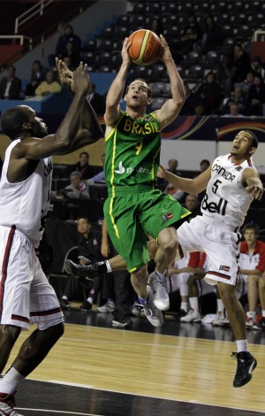 basquete Marcelinho huertas Brasil x Canadá Copa América (Foto: Reuters)