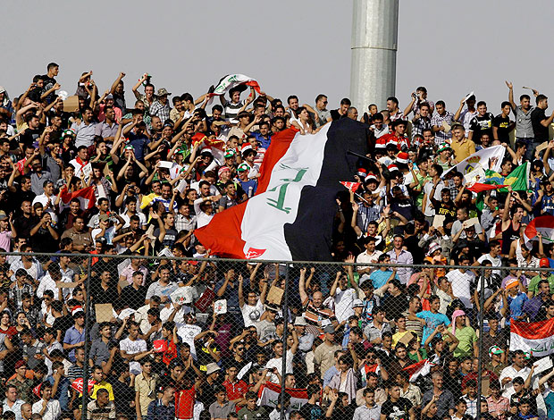 torcida do Iraque no jogo contra a Jordânia (Foto: Reuters)
