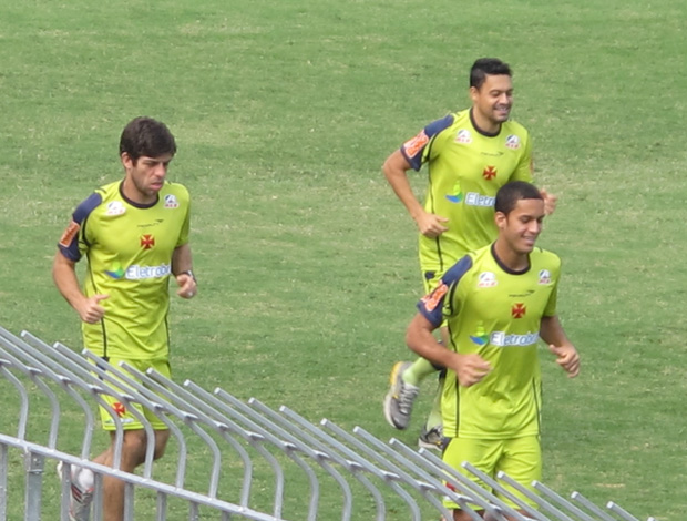 Juninho, Eder Luis e Rômulo no treino do Vasco (Foto: Fabio Leme/Globoesporte.com)